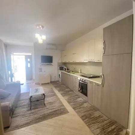 Arlis Apartment *